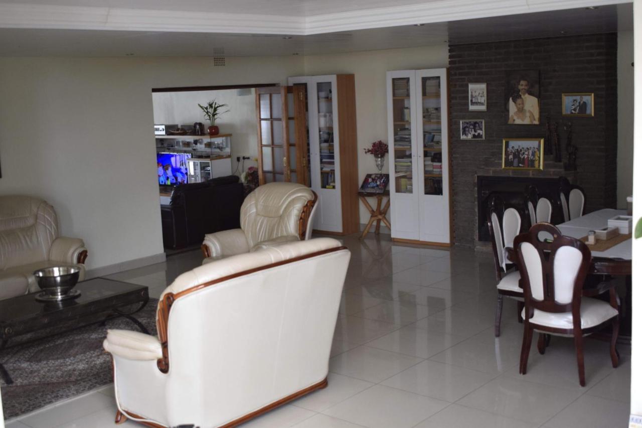 Lalela House Apartment Йоханесбург Екстериор снимка