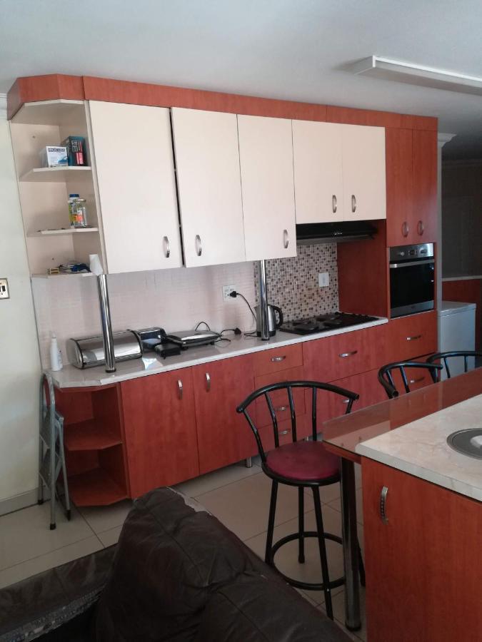 Lalela House Apartment Йоханесбург Екстериор снимка