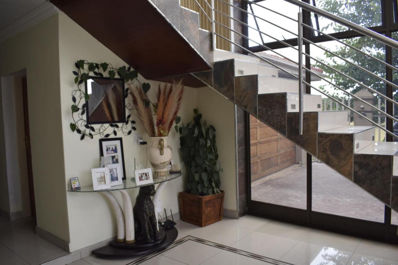 Lalela House Apartment Йоханесбург Екстериор снимка