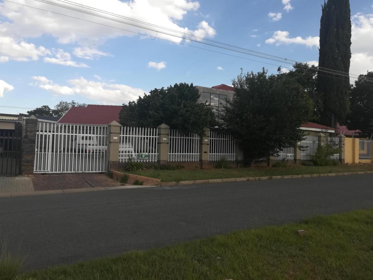 Lalela House Apartment Йоханесбург Екстериор снимка