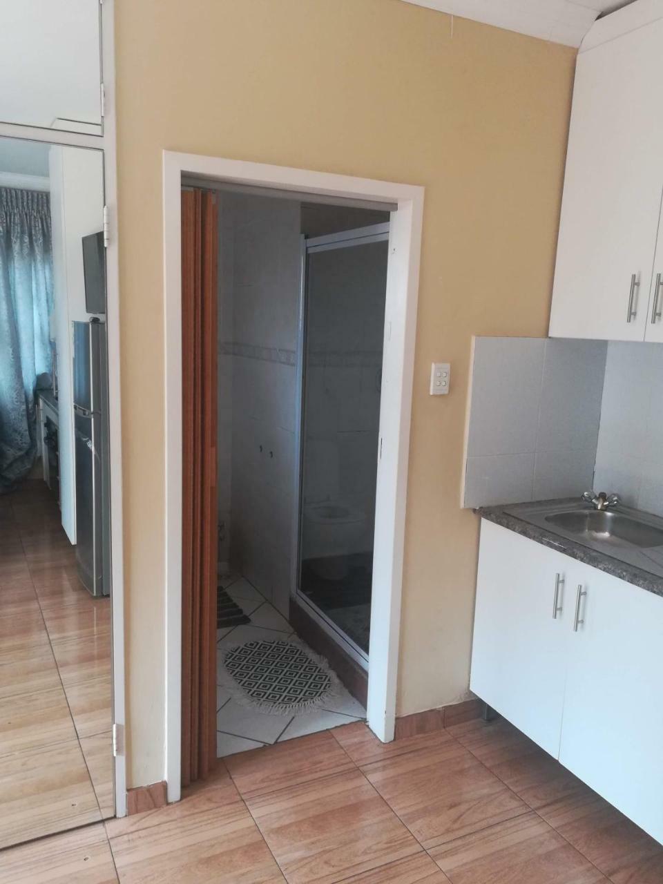 Lalela House Apartment Йоханесбург Екстериор снимка