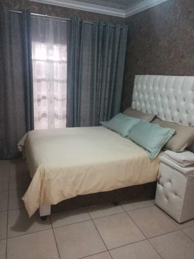 Lalela House Apartment Йоханесбург Екстериор снимка