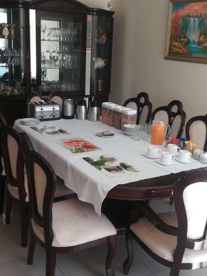 Lalela House Apartment Йоханесбург Екстериор снимка