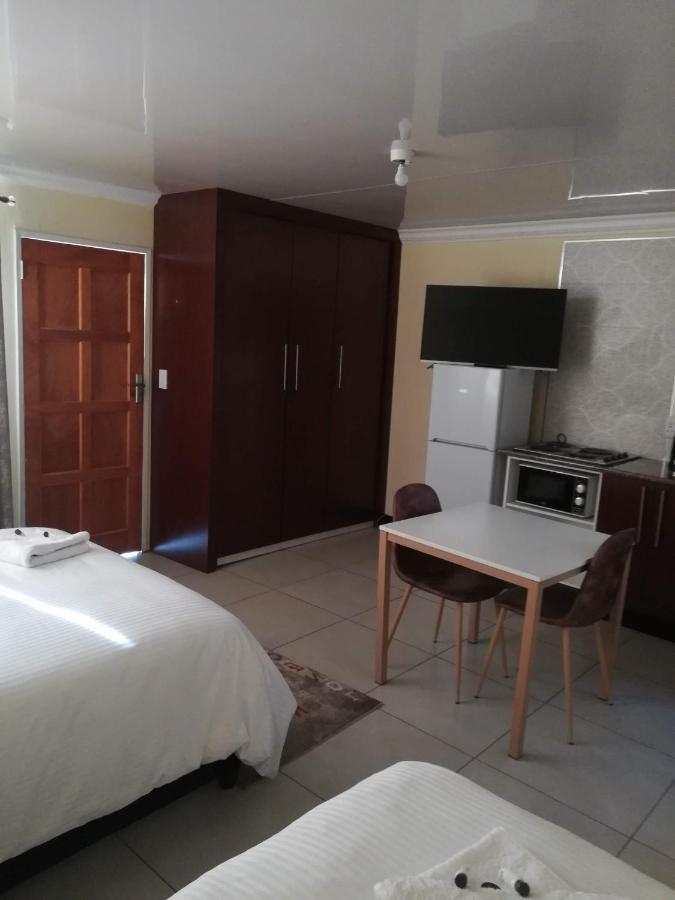 Lalela House Apartment Йоханесбург Екстериор снимка